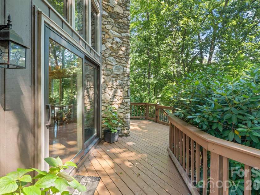 55 Overlook Drive, Candler, NC 28715.  MLS# CAR4403012, YatesRealty ID 36153. 