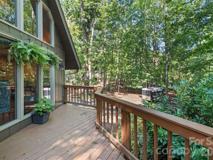 55 Overlook Drive, Candler, NC 28715.  MLS# CAR4403012, YatesRealty ID 36153. 