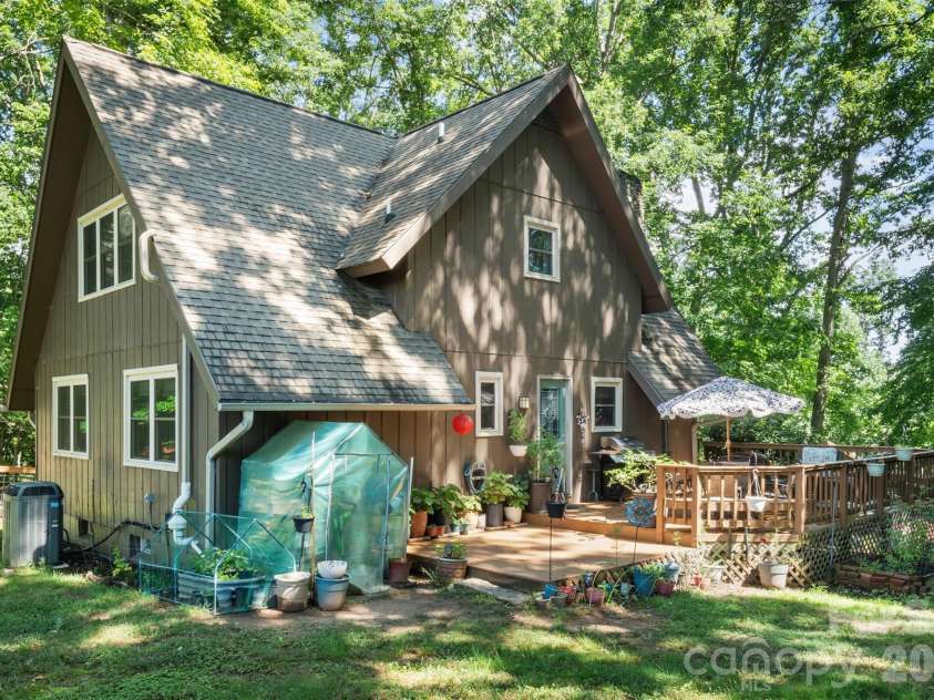 55 Overlook Drive, Candler, NC 28715.  MLS# CAR4403012, YatesRealty ID 36153. 