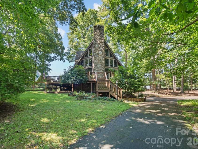 55 Overlook Drive, Candler, NC 28715.  MLS# CAR4403012, YatesRealty ID 36153. 