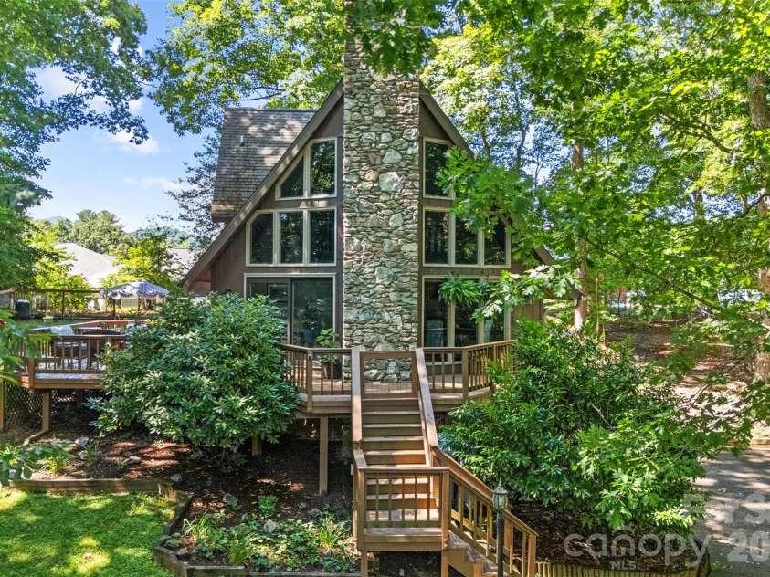 55 Overlook Drive, Candler, NC 28715.  MLS# CAR4403012, YatesRealty ID 36153. Welcome home