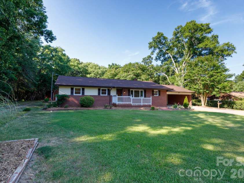 756 Old Richburg Road, Chester, SC 29706.  MLS# CAR4403019, YatesRealty ID 36157. 