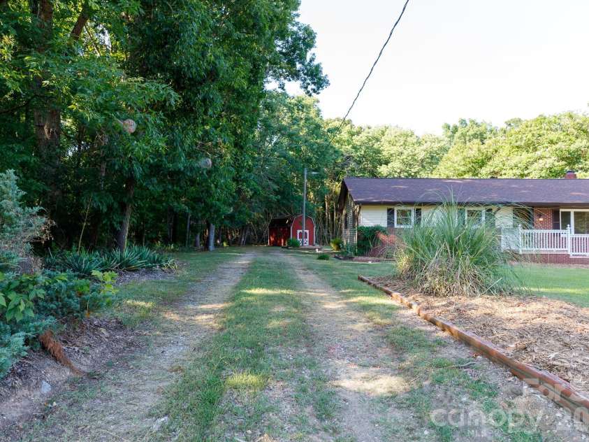 756 Old Richburg Road, Chester, SC 29706.  MLS# CAR4403019, YatesRealty ID 36157. 