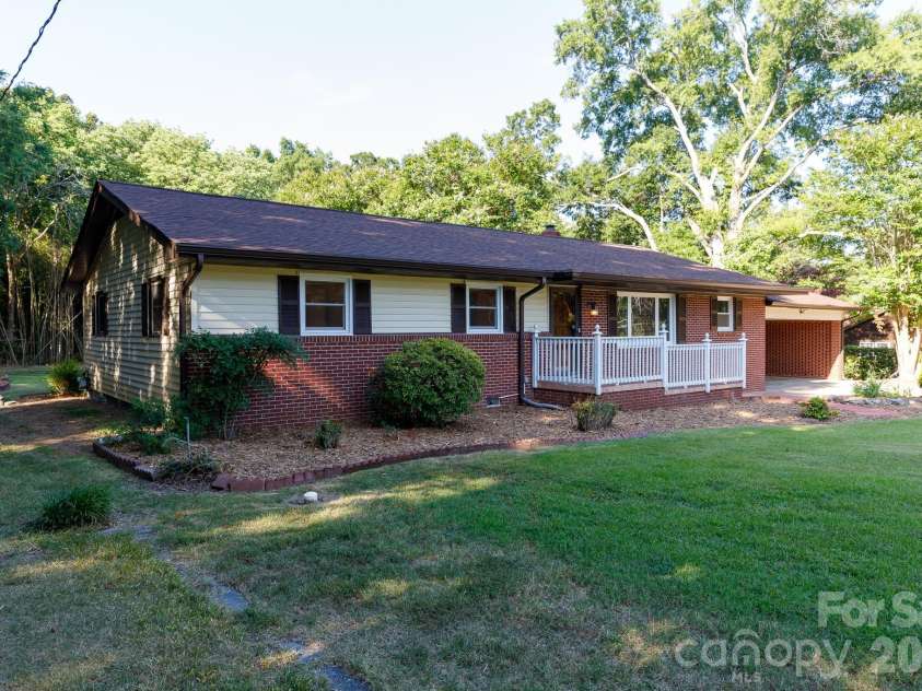 756 Old Richburg Road, Chester, SC 29706.  MLS# CAR4403019, YatesRealty ID 36157. 