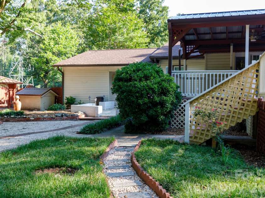 756 Old Richburg Road, Chester, SC 29706.  MLS# CAR4403019, YatesRealty ID 36157. 