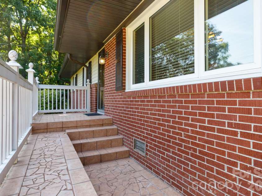 756 Old Richburg Road, Chester, SC 29706.  MLS# CAR4403019, YatesRealty ID 36157. 