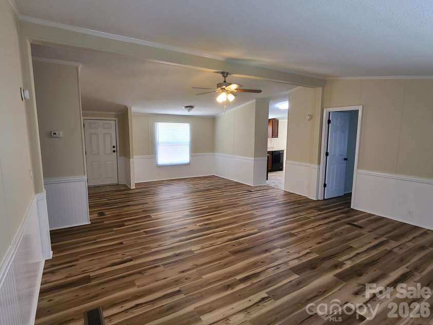 3111 Redbud Place, Lenoir, NC 28645.  MLS# CAR4401731, YatesRealty ID 36159. GREAT ROOM