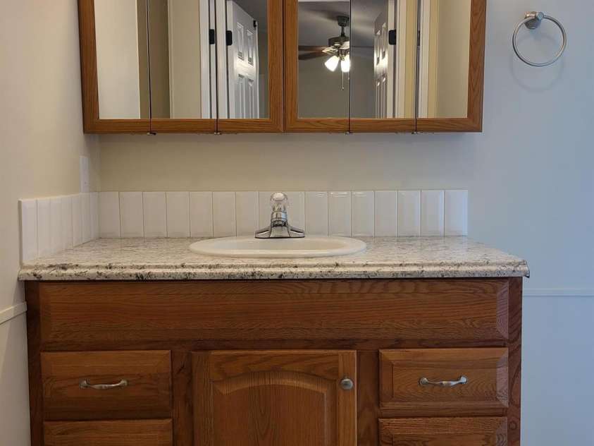 3111 Redbud Place, Lenoir, NC 28645.  MLS# CAR4401731, YatesRealty ID 36159. PRIMARY BATH