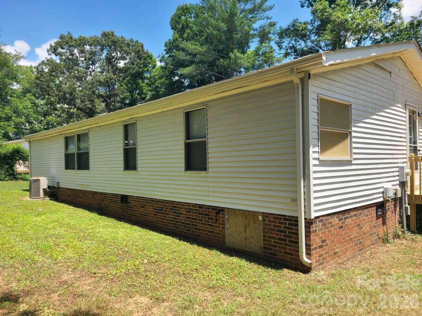 3111 Redbud Place, Lenoir, NC 28645.  MLS# CAR4401731, YatesRealty ID 36159. REAR ELEVATION