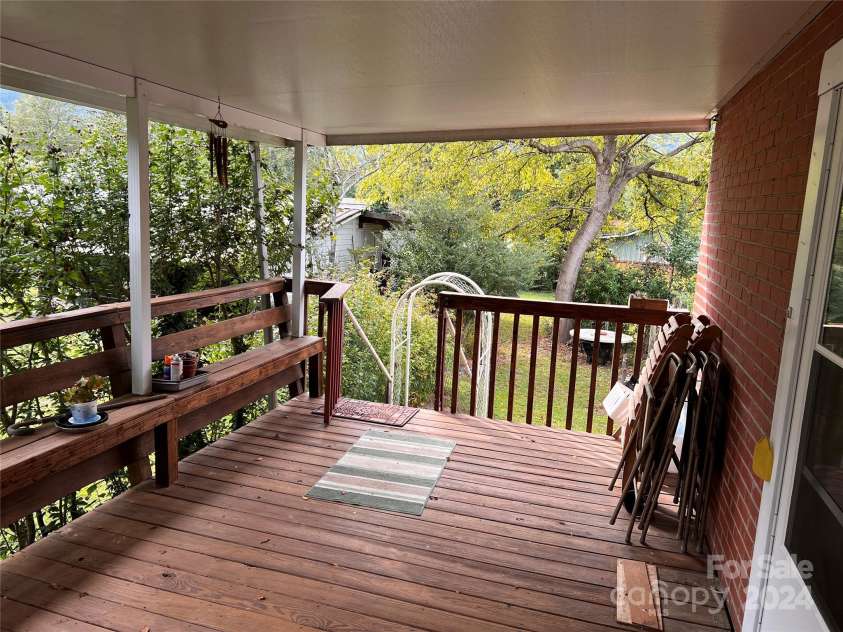 232 Old US 70 Hwy Highway, Swannanoa, NC 28778.  MLS# CAR4172934, YatesRealty ID 3616. 