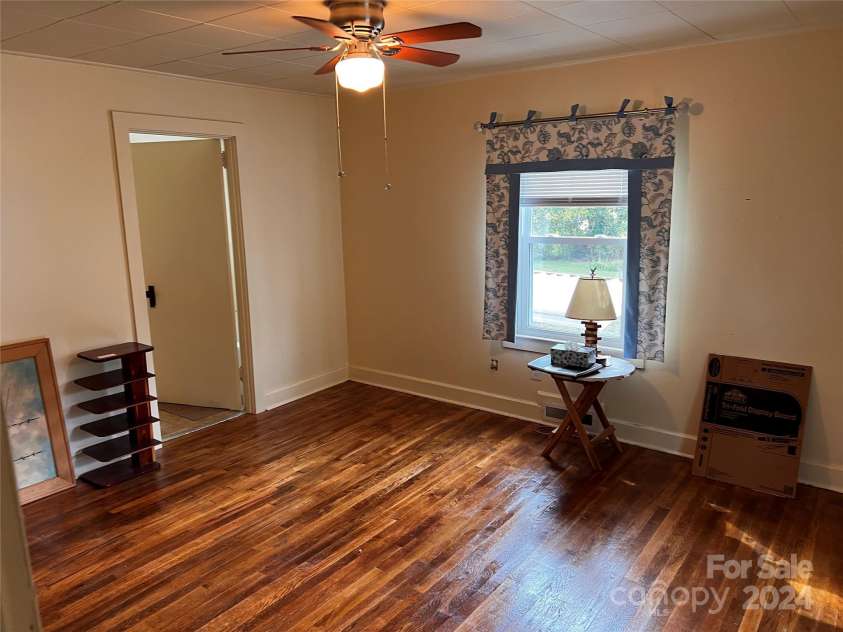 232 Old US 70 Hwy Highway, Swannanoa, NC 28778.  MLS# CAR4172934, YatesRealty ID 3616. 