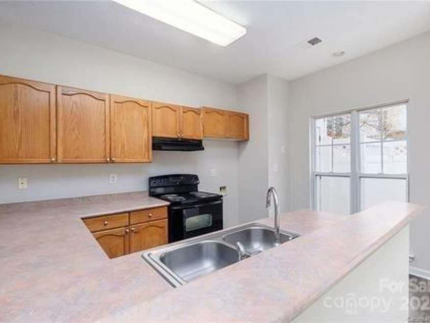 6327 Mallard View Lane, Charlotte, NC 28269.  MLS# CAR4292257, YatesRealty ID 3616. 