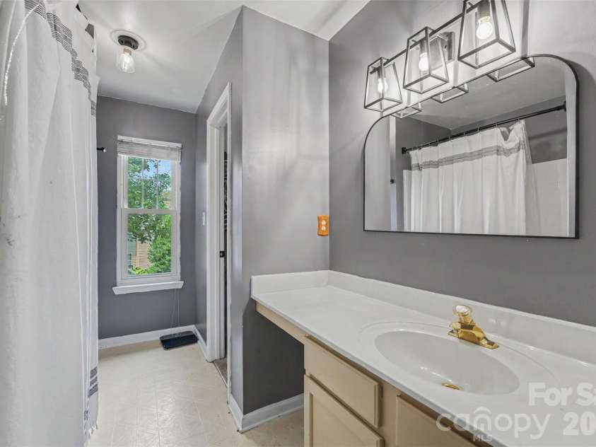 7610 Wynstone Ridge Circle, Huntersville, NC 28078.  MLS# CAR4402826, YatesRealty ID 36161. 