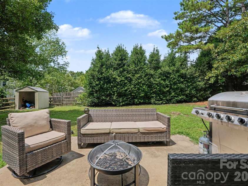 7610 Wynstone Ridge Circle, Huntersville, NC 28078.  MLS# CAR4402826, YatesRealty ID 36161. 