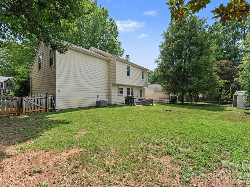 7610 Wynstone Ridge Circle, Huntersville, NC 28078.  MLS# CAR4402826, YatesRealty ID 36161. 