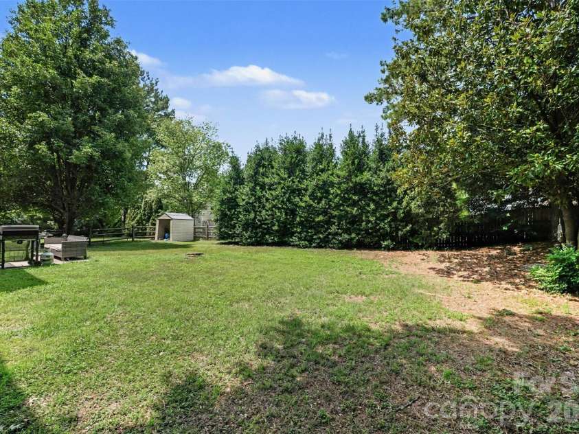 7610 Wynstone Ridge Circle, Huntersville, NC 28078.  MLS# CAR4402826, YatesRealty ID 36161. 