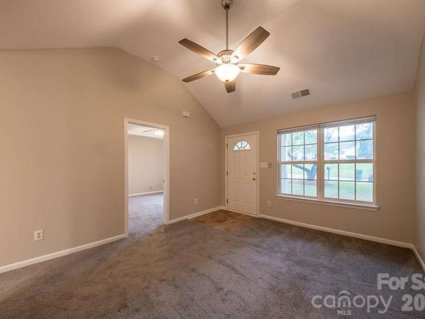 2502 Hemby Woods Drive, Charlotte, NC 28262.  MLS# CAR4403067, YatesRealty ID 36162. 