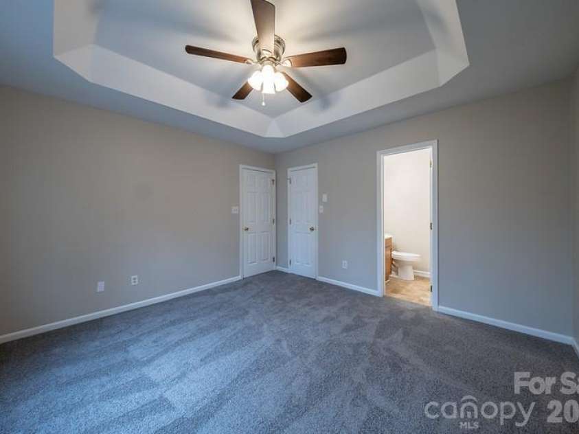 2502 Hemby Woods Drive, Charlotte, NC 28262.  MLS# CAR4403067, YatesRealty ID 36162. 