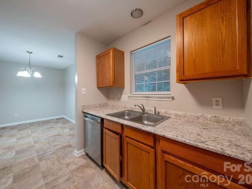 2502 Hemby Woods Drive, Charlotte, NC 28262.  MLS# CAR4403067, YatesRealty ID 36162. 