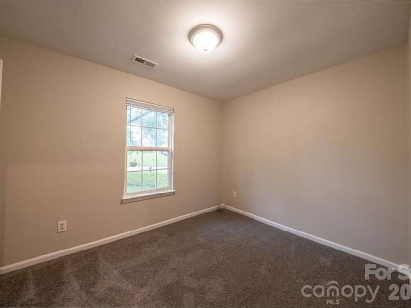 2502 Hemby Woods Drive, Charlotte, NC 28262.  MLS# CAR4403067, YatesRealty ID 36162. 