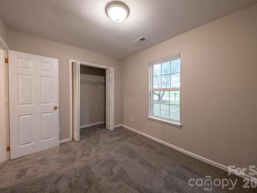 2502 Hemby Woods Drive, Charlotte, NC 28262.  MLS# CAR4403067, YatesRealty ID 36162. 