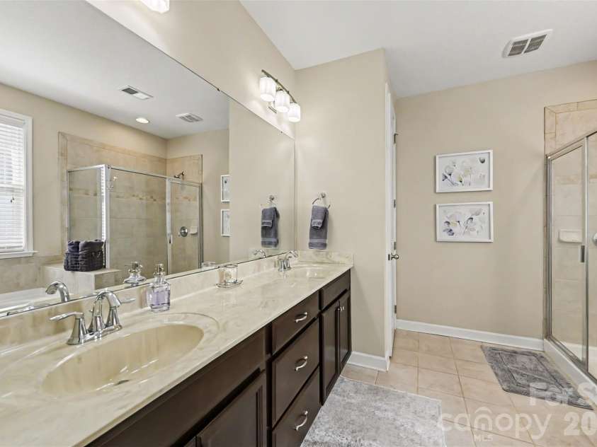 10113 Blackstone Drive, Huntersville, NC 28078.  MLS# CAR4397515, YatesRealty ID 36163. 