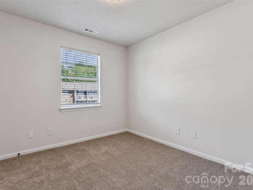 1620 Arlyn Circle, Charlotte, NC 28213.  MLS# CAR4400699, YatesRealty ID 36164. 