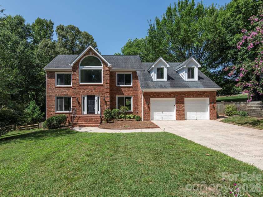 1941 Dugan Drive, Charlotte, NC 28270.  MLS# CAR4397590, YatesRealty ID 36167. 
