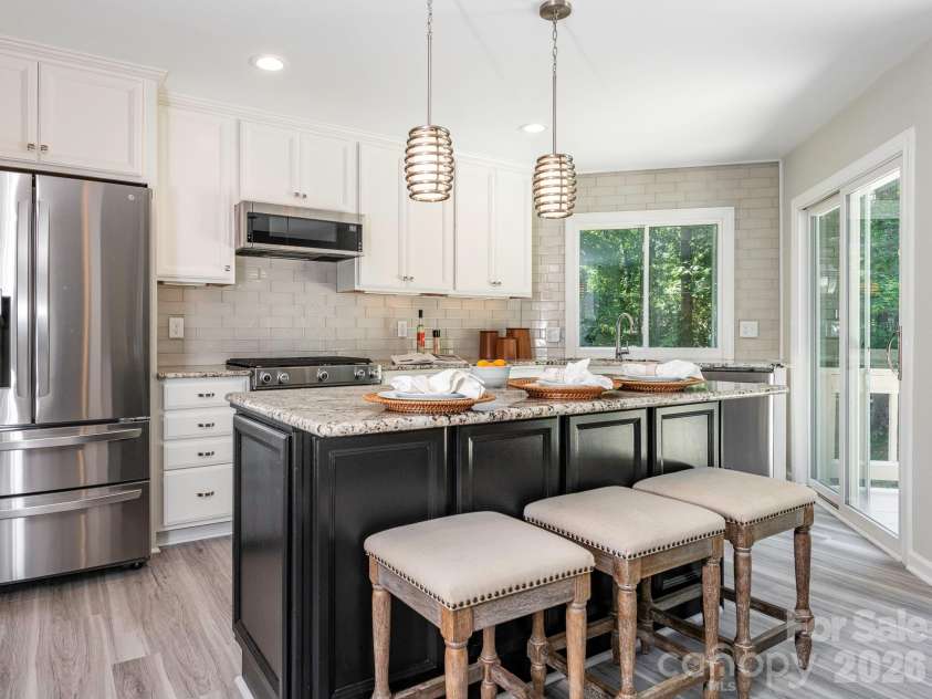1941 Dugan Drive, Charlotte, NC 28270.  MLS# CAR4397590, YatesRealty ID 36167. 