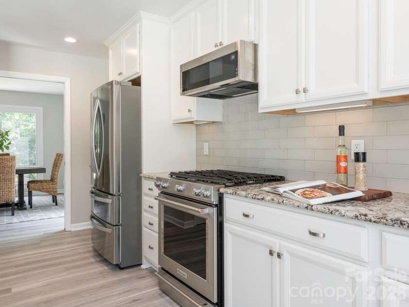 1941 Dugan Drive, Charlotte, NC 28270.  MLS# CAR4397590, YatesRealty ID 36167. 