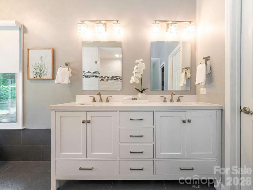 1941 Dugan Drive, Charlotte, NC 28270.  MLS# CAR4397590, YatesRealty ID 36167. 