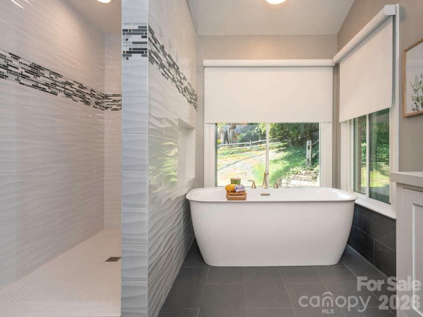 1941 Dugan Drive, Charlotte, NC 28270.  MLS# CAR4397590, YatesRealty ID 36167. 