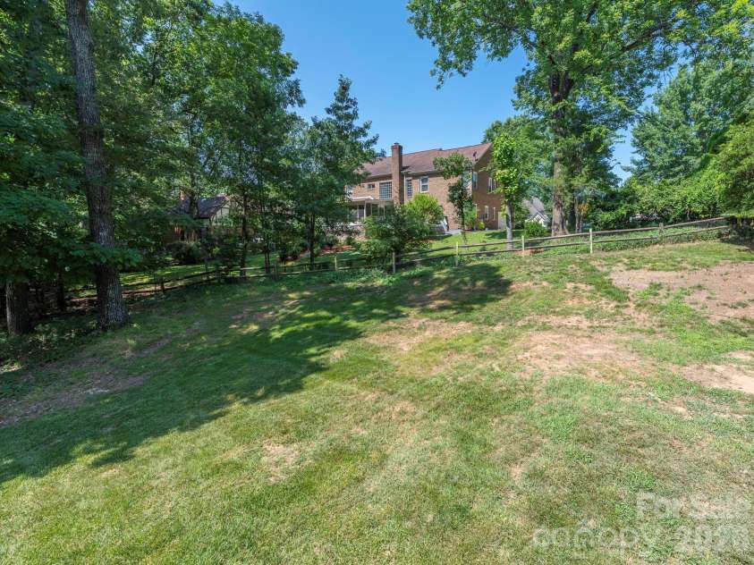 1941 Dugan Drive, Charlotte, NC 28270.  MLS# CAR4397590, YatesRealty ID 36167. 