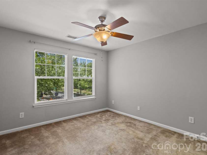 13406 Centennial Commons Parkway, Huntersville, NC 28078.  MLS# CAR4399839, YatesRealty ID 36168. Upper guest bath.