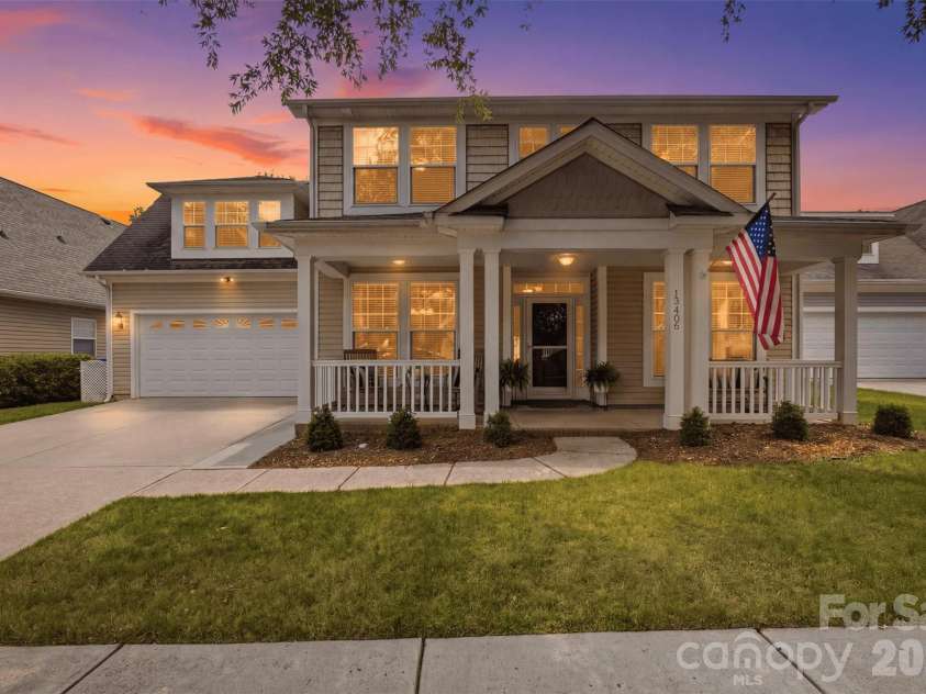 13406 Centennial Commons Parkway, Huntersville, NC 28078.  MLS# CAR4399839, YatesRealty ID 36168. Welcome Home!