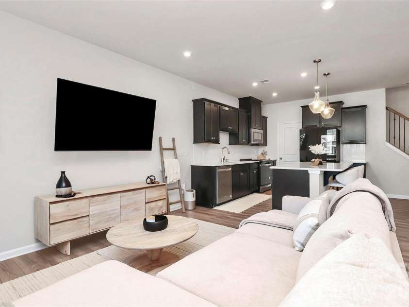 15333 Braid Meadow Drive, Charlotte, NC 28278.  MLS# CAR4332986, YatesRealty ID 3617. 