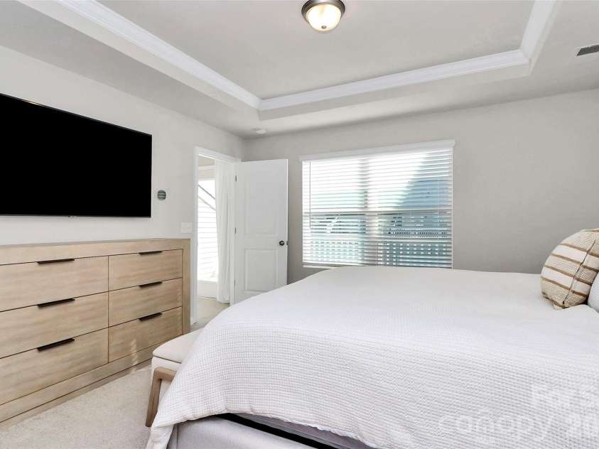 15333 Braid Meadow Drive, Charlotte, NC 28278.  MLS# CAR4332986, YatesRealty ID 3617. 