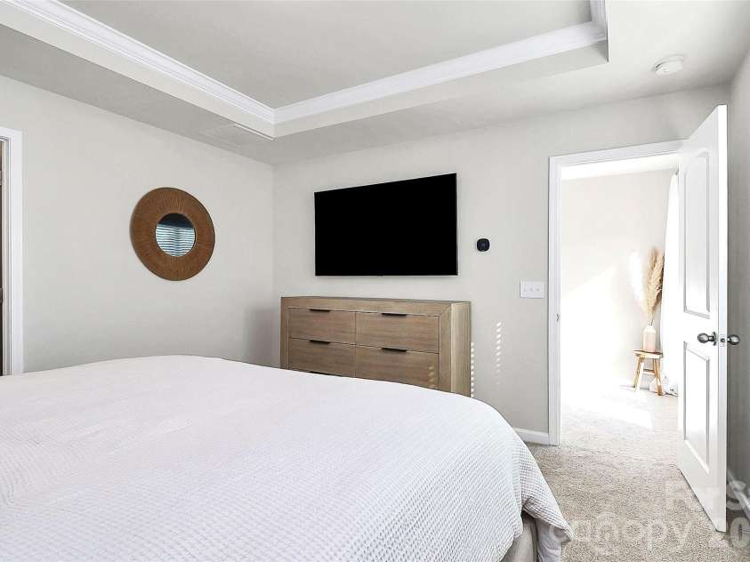 15333 Braid Meadow Drive, Charlotte, NC 28278.  MLS# CAR4332986, YatesRealty ID 3617. 