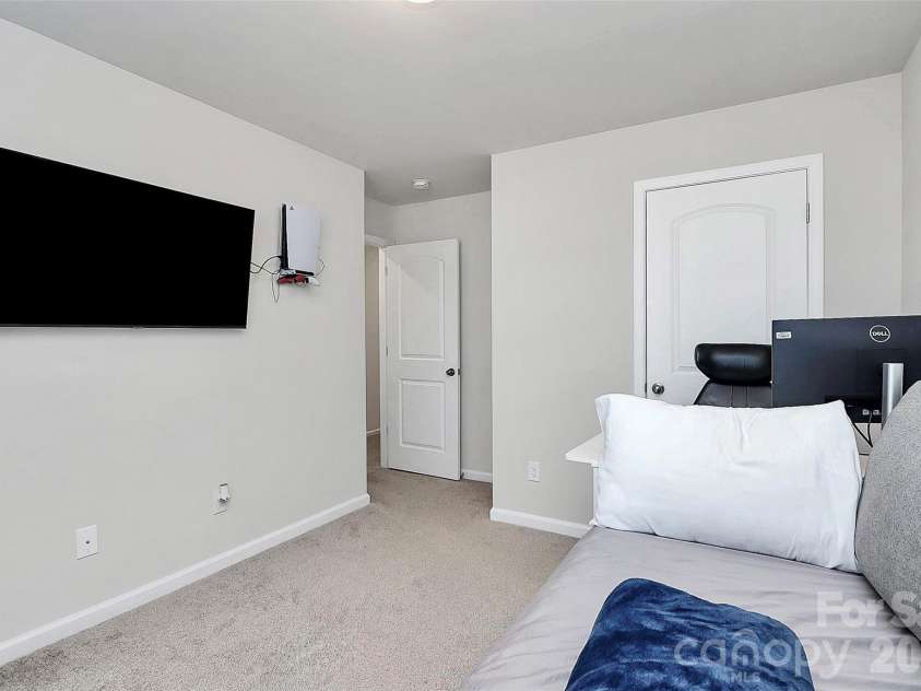 15333 Braid Meadow Drive, Charlotte, NC 28278.  MLS# CAR4332986, YatesRealty ID 3617. A secondary bedroom. 
