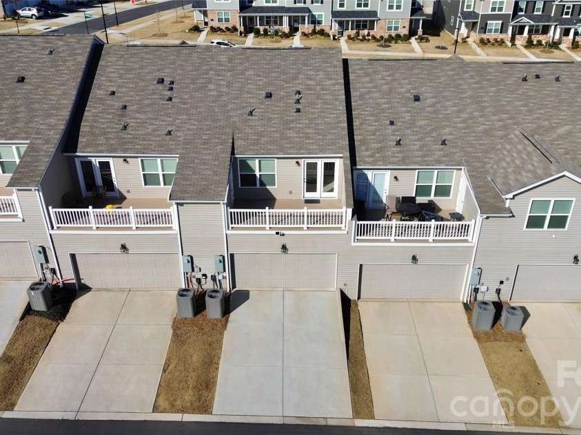 15333 Braid Meadow Drive, Charlotte, NC 28278.  MLS# CAR4332986, YatesRealty ID 3617. Aerial driveway view. 