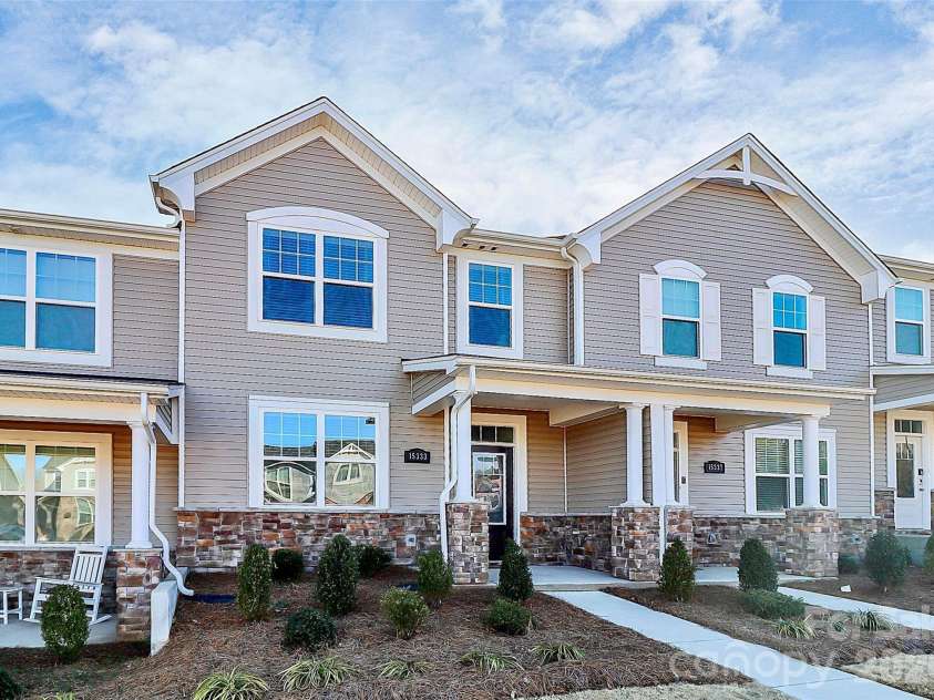 15333 Braid Meadow Drive, Charlotte, NC 28278.  MLS# CAR4332986, YatesRealty ID 3617. Front of house