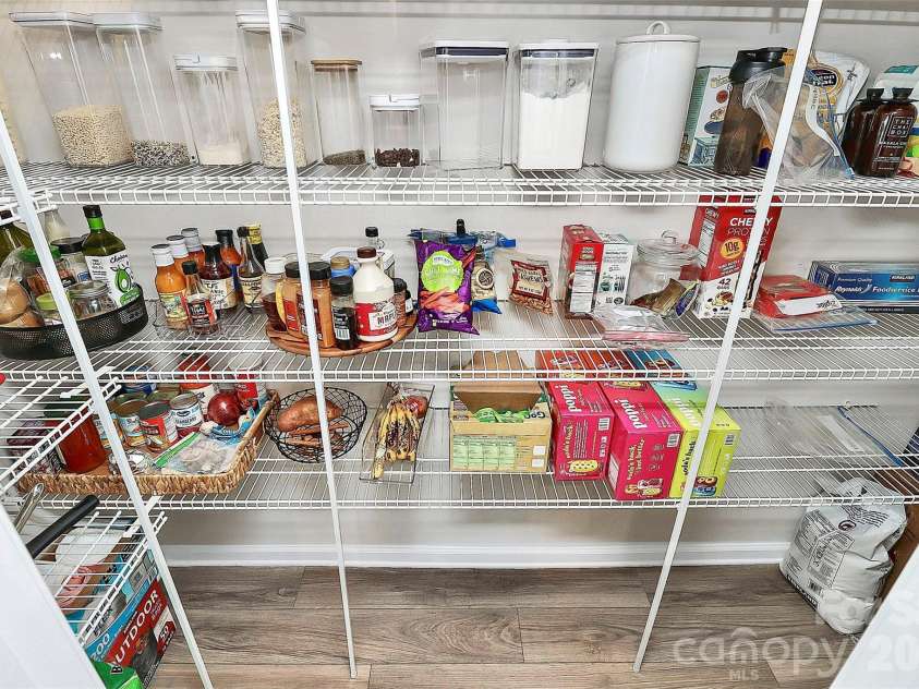 15333 Braid Meadow Drive, Charlotte, NC 28278.  MLS# CAR4332986, YatesRealty ID 3617. Kitchen pantry 