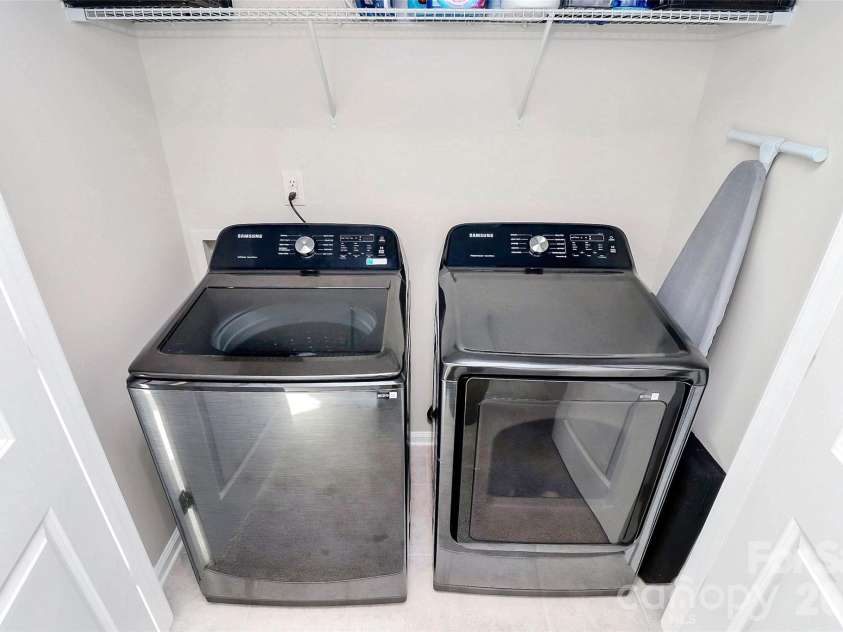15333 Braid Meadow Drive, Charlotte, NC 28278.  MLS# CAR4332986, YatesRealty ID 3617. Laundry room. 