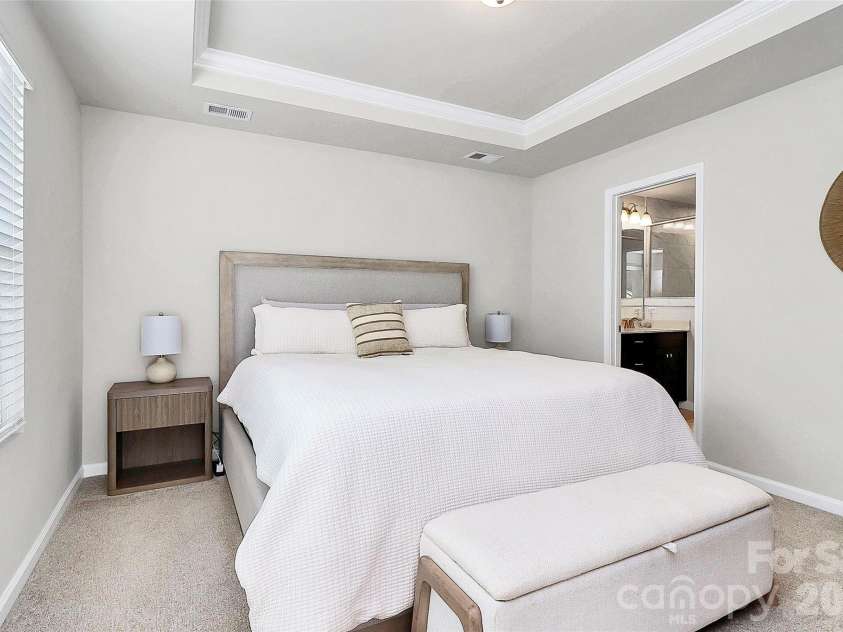 15333 Braid Meadow Drive, Charlotte, NC 28278.  MLS# CAR4332986, YatesRealty ID 3617. Primary bedroom 