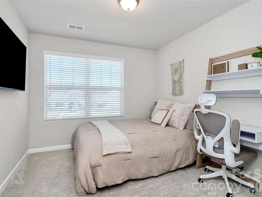 15333 Braid Meadow Drive, Charlotte, NC 28278.  MLS# CAR4332986, YatesRealty ID 3617. The secondary bedroom. 