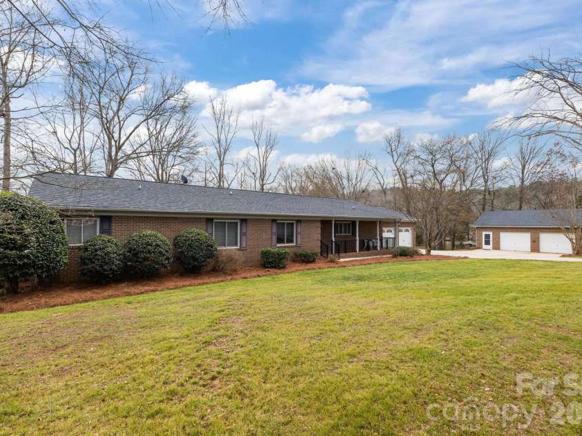 8420 Catawba Cove Drive, Belmont, NC 28012.  MLS# CAR4335294, YatesRealty ID 3617. 