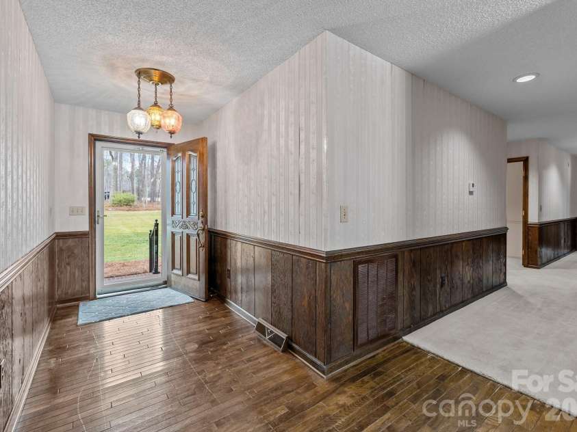 8420 Catawba Cove Drive, Belmont, NC 28012.  MLS# CAR4335294, YatesRealty ID 3617. 