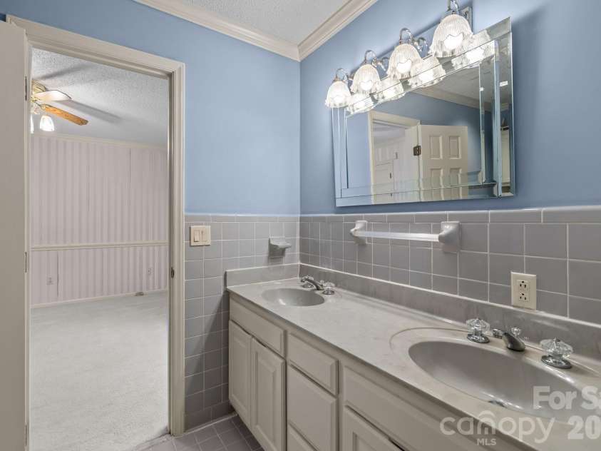 8420 Catawba Cove Drive, Belmont, NC 28012.  MLS# CAR4335294, YatesRealty ID 3617. 