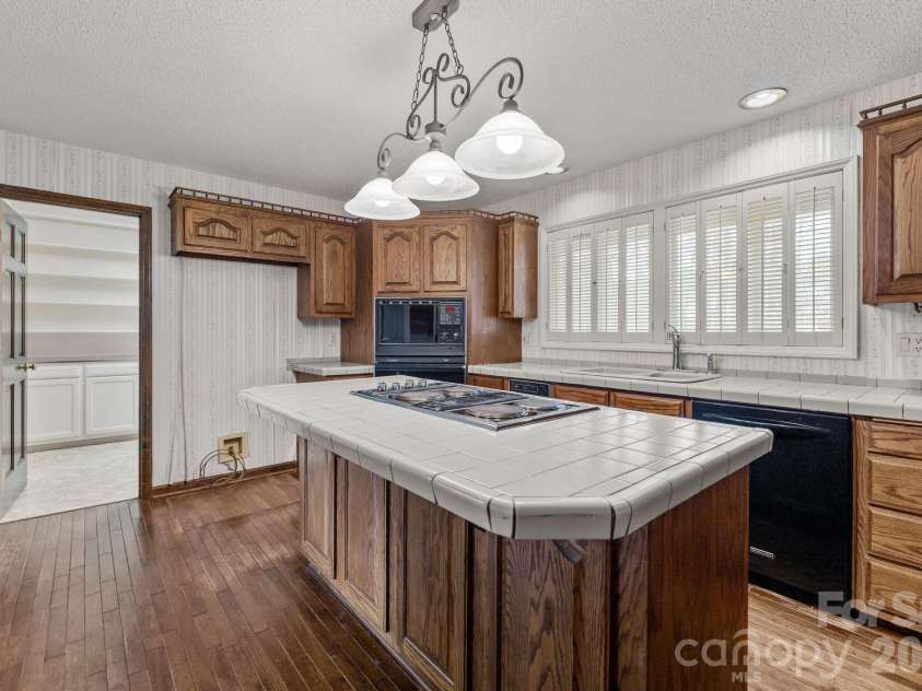 8420 Catawba Cove Drive, Belmont, NC 28012.  MLS# CAR4335294, YatesRealty ID 3617. 
