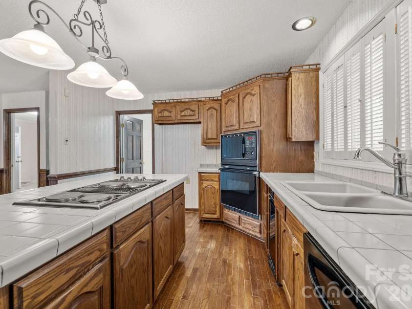 8420 Catawba Cove Drive, Belmont, NC 28012.  MLS# CAR4335294, YatesRealty ID 3617. 